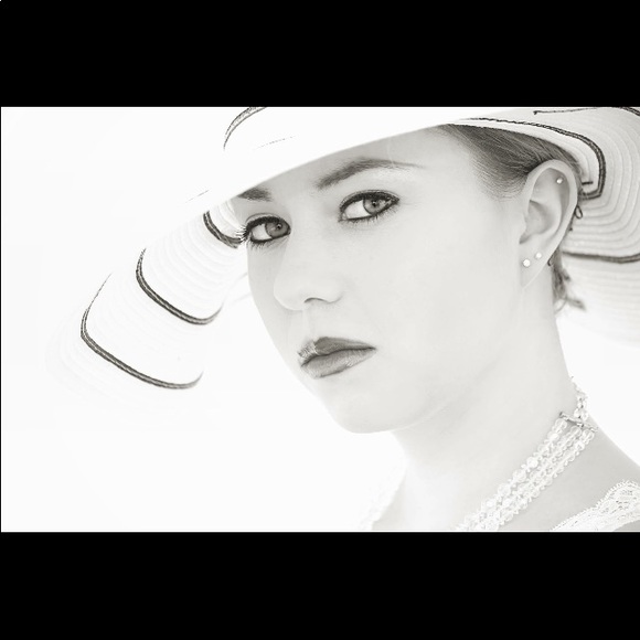 Meet your Posher, Megan - Picture 4 of 5